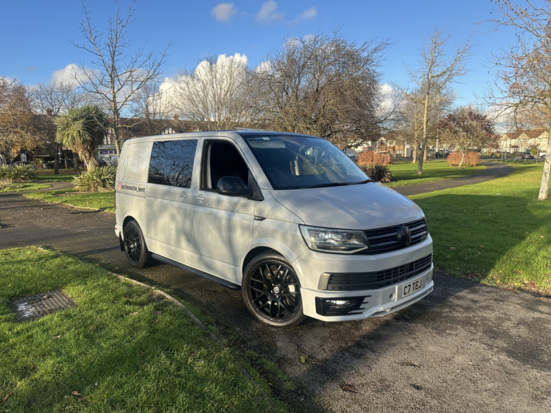2017 Volkswagen Transporter 2.0 Bitdi T32 Bluemotion Tech Highline in Grey — image 1