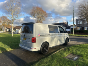 2017 Volkswagen Transporter 2.0 Bitdi T32 Bluemotion Tech Highline in Grey — image 4