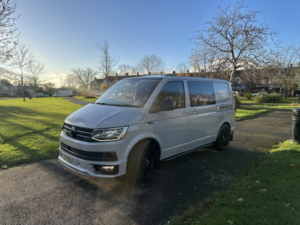 2017 Volkswagen Transporter 2.0 Bitdi T32 Bluemotion Tech Highline in Grey — image 6