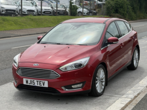 2015 Ford Focus 1.0 T Ecoboost Titanium X in Red — image 4