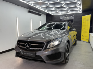 2015 Mercedes-Benz Gla 2.1 Gla220d Amg Line in Grey — image 5