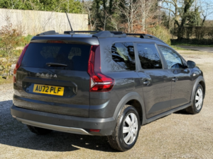 2022 Dacia Jogger 1.0 Comfort Tce 110 4x2 in Grey — image 3