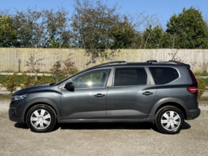 2022 Dacia Jogger 1.0 Comfort Tce 110 4x2 in Grey — image 5