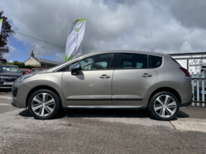 2016 Peugeot 3008 1.6 Bluehdi Allure in Grey — image 2