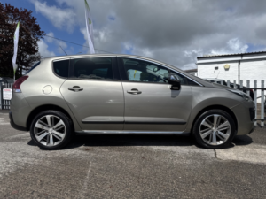 2016 Peugeot 3008 1.6 Bluehdi Allure in Grey — image 6