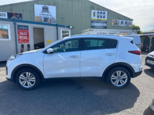 2016 Kia Sportage 1.7 Crdi 2 Euro 6 (s/s) 5dr in White — image 5