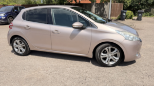 2015 Peugeot 208 1.6 Vti Allure in Pink — image 6