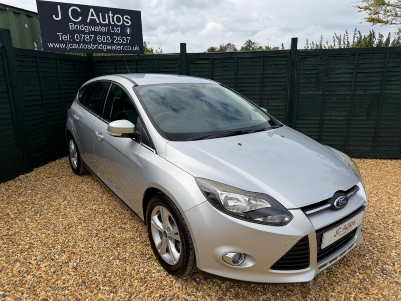 2013 Ford Focus 1.6 Tdci Zetec Euro 5 (s/s) 5dr in Silver — image 1