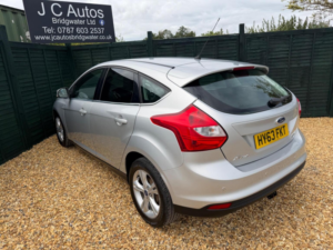 2013 Ford Focus 1.6 Tdci Zetec Euro 5 (s/s) 5dr in Silver — image 5