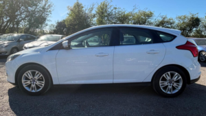 2014 Ford Focus 1.0t Ecoboost Titanium Navigator Euro 5 (s/s) 5dr in White — image 5