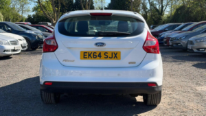 2014 Ford Focus 1.0t Ecoboost Titanium Navigator Euro 5 (s/s) 5dr in White — image 6