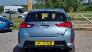 2013 Toyota Auris 1.33 Dual Vvt-I Icon Euro 5 (s/s) 5dr in Blue — image 5