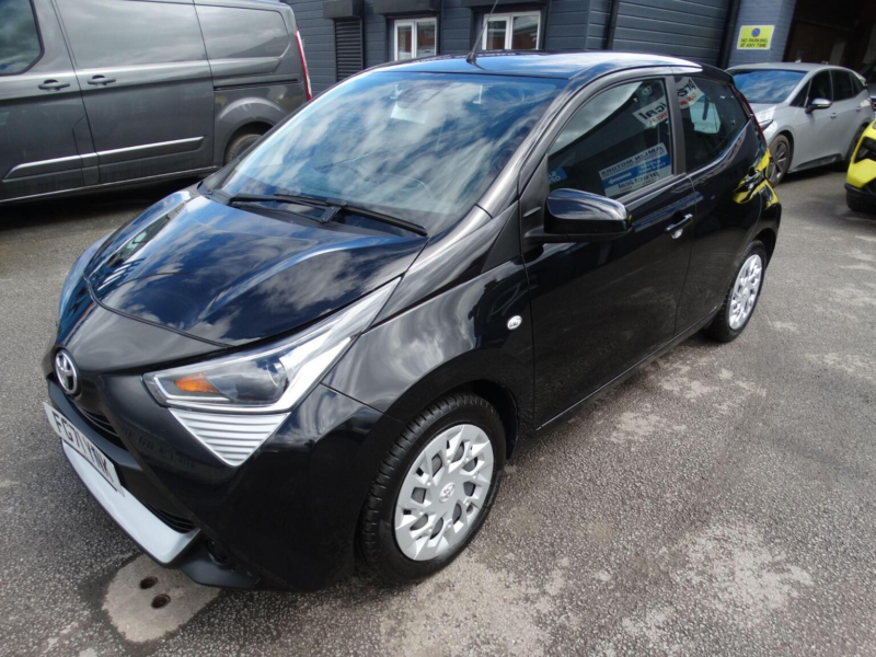 2022 Toyota Aygo 1.0 Vvt-I X-Play Euro 6 (s/s) 5dr in Black — image 1