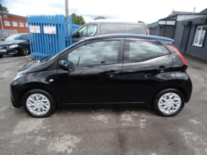 2022 Toyota Aygo 1.0 Vvt-I X-Play Euro 6 (s/s) 5dr in Black — image 5