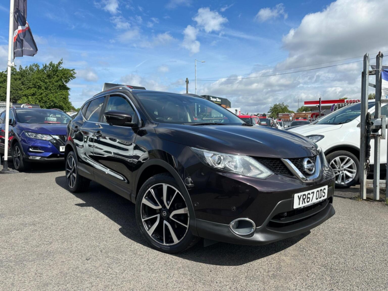 2017 Nissan Qashqai 1.6 Dci Tekna 4WD Euro 6 (s/s) 5dr in Black — image 1