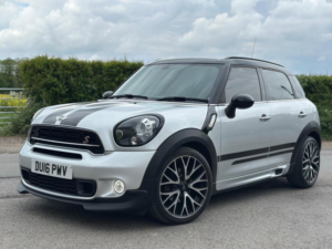 2016 MINI Countryman 2.0 Cooper Sd Auto All4 Euro 5 5dr in Silver — image 3