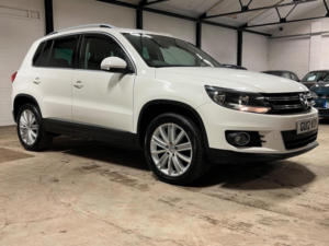 2012 Volkswagen Tiguan 2.0 Tdi Sport 4WD Euro 5 5dr in White — image 3