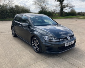 2016 Volkswagen Golf 2.0 Tdi Bluemotion Tech Gtd Automatic in Grey — image 2