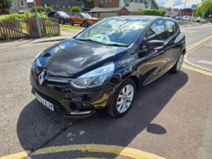 2017 Renault Clio 1.5 Dci Dynamique Nav Euro 6 (s/s) 5dr in Black — image 3