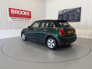 2018 MINI Hatch 1.5 Cooper Steptronic Euro 6 (s/s) 5dr in Green — image 6