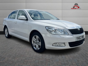 2012 Skoda Octavia 1.6 Tdi Elegance in White — image 6
