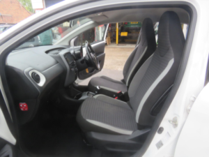 2020 Toyota Aygo 1.0 Vvt-I X-Play X-Shift Euro 6 5dr in White — image 6