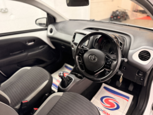 2018 Toyota Aygo 1.0 Vvt-I X-Press in White — image 6