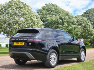 2018 Land Rover Range Rover Velar 2.0 D180 Auto 4WD Euro 6 (s/s) 5dr in Black — image 6