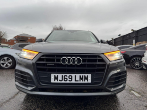 2019 Audi Q5 2.0 Tdi 40 Black Edition S Tronic Quattro Euro 6 (s/s) 5dr in Grey — image 4