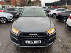 2019 Audi Q5 2.0 Tdi 40 Black Edition S Tronic Quattro Euro 6 (s/s) 5dr in Grey — image 5