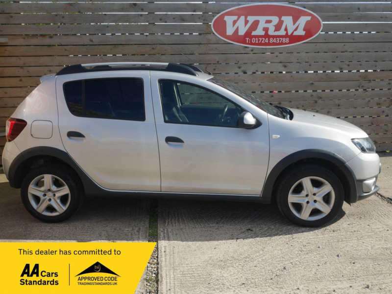 2016 Dacia Sandero Stepway 1.5 Dci Laureate Hatchback 5dr Diesel Manual Euro 6 (s/s) (90 Ps) in Silver — image 1
