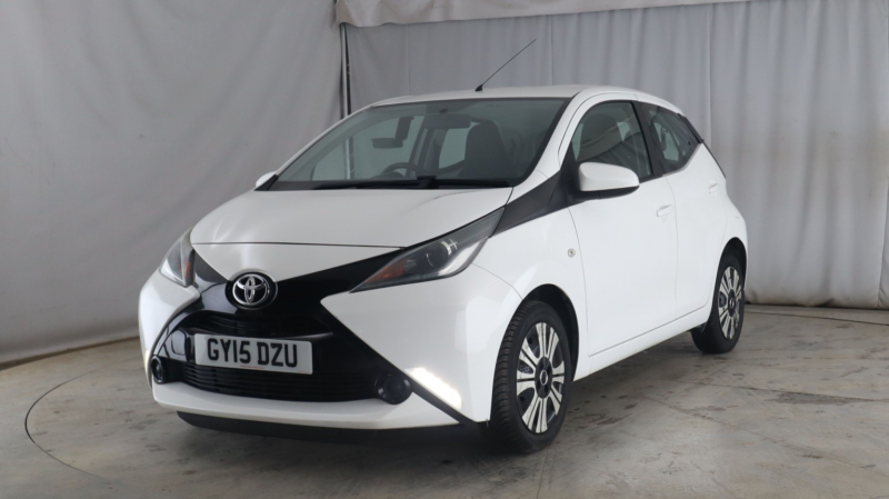 2015 Toyota Aygo 1.0 Vvt-I X-Play in White — image 1