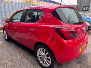 2015 Vauxhall Corsa 1.4i Se Auto Euro 6 5dr in Red — image 5
