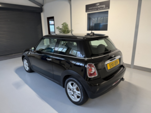 2011 MINI Hatch 1.6 One Hatch in Black — image 4