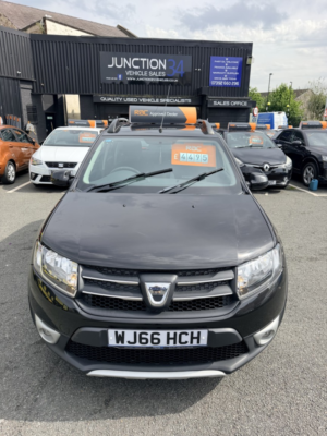 2016 Dacia Sandero Stepway 1.5 Stepway Laureate Dci 90 in Black — image 2