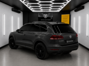 2012 Volkswagen Touareg 3.0 Tdi V6 Bluemotion Tech Se in Grey — image 3