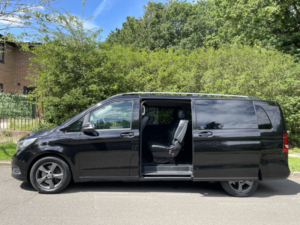 2015 Mercedes-Benz V Class 2.2 V250d Bluetec Se in Black — image 5
