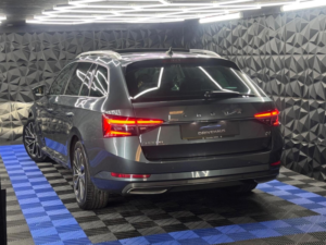 2020 Skoda Superb 1.4 Tsi Iv 13kwh Laurin & Klement DSG Euro 6 (s/s) 5dr in Grey — image 4