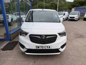 2021 Vauxhall Combo 1.5 Turbo D 2300 Sportive Panel Van 4dr Diesel Manual L1 H1 Euro 6 in White — image 2