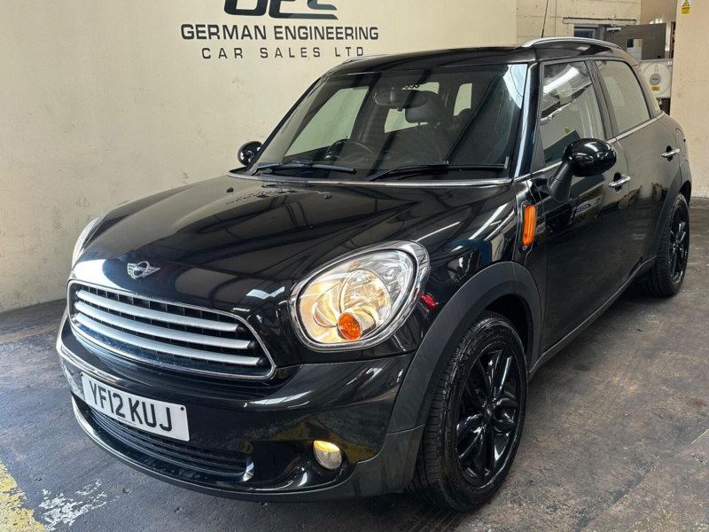 2012 MINI Countryman 2.0 Cooper D Auto Euro 5 5dr in Black — image 1