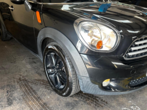 2012 MINI Countryman 2.0 Cooper D Auto Euro 5 5dr in Black — image 6