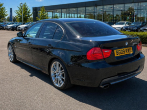 2009 BMW 3 Series 2.0 320d M Sport Euro 5 4dr in Black — image 4