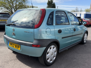 2003 Vauxhall Corsa 1.4 I 16v Elegance in Green — image 2