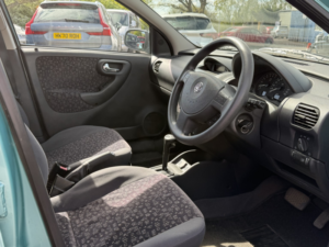 2003 Vauxhall Corsa 1.4 I 16v Elegance in Green — image 6