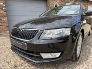 2014 Skoda Octavia 1.6 Tdi Elegance in Black — image 5
