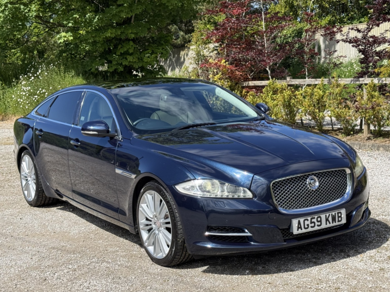 2010 Jaguar Xj 3.0 D V6 Portfolio in Blue — image 1