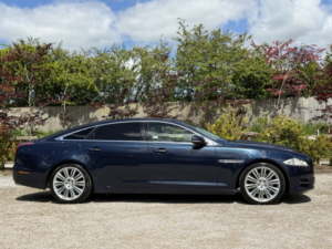 2010 Jaguar Xj 3.0 D V6 Portfolio in Blue — image 2