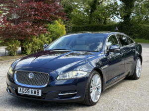 2010 Jaguar Xj 3.0 D V6 Portfolio in Blue — image 4