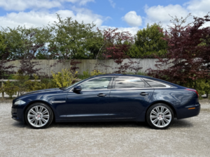 2010 Jaguar Xj 3.0 D V6 Portfolio in Blue — image 5