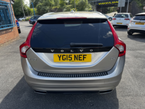 2015 Volvo V60 2.0 Se Lux D4 (181hp) in Gold — image 5